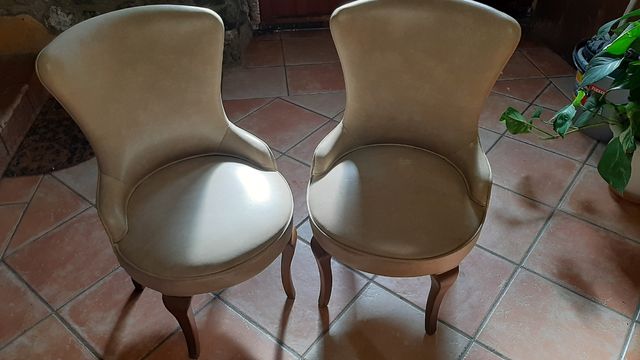 2 Butacas Piel Beige - Madera.