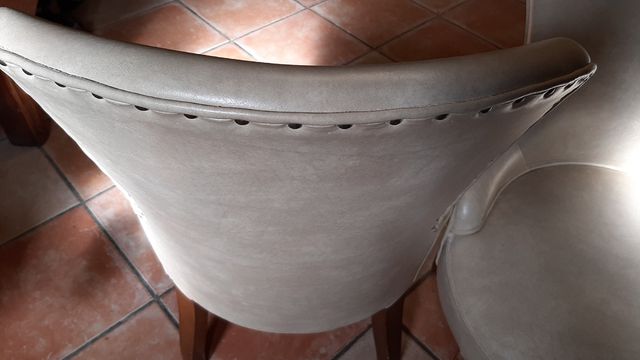 2 Butacas Piel Beige - Madera.