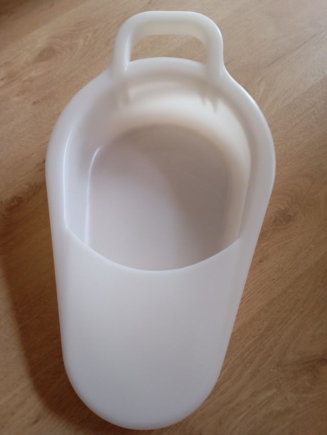 Bacinilla Orinal cuña anatómico. Marca Joya.