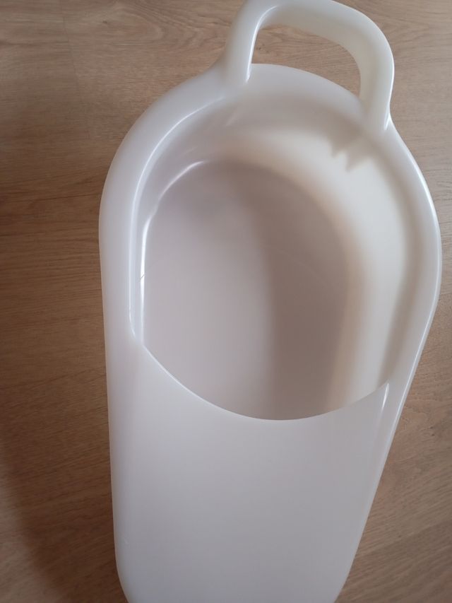 Bacinilla Orinal cuña anatómico. Marca Joya.