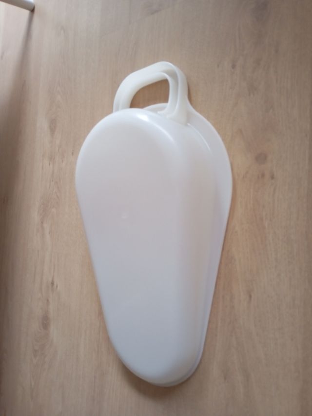 Bacinilla Orinal cuña anatómico. Marca Joya.