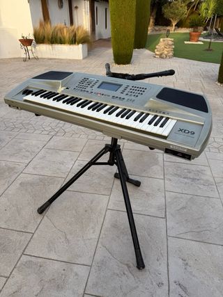 Teclado Ketron XD9 seminuevo