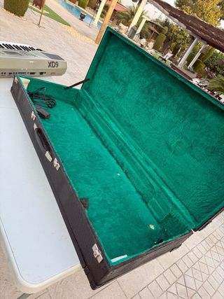 Teclado Ketron XD9 seminuevo