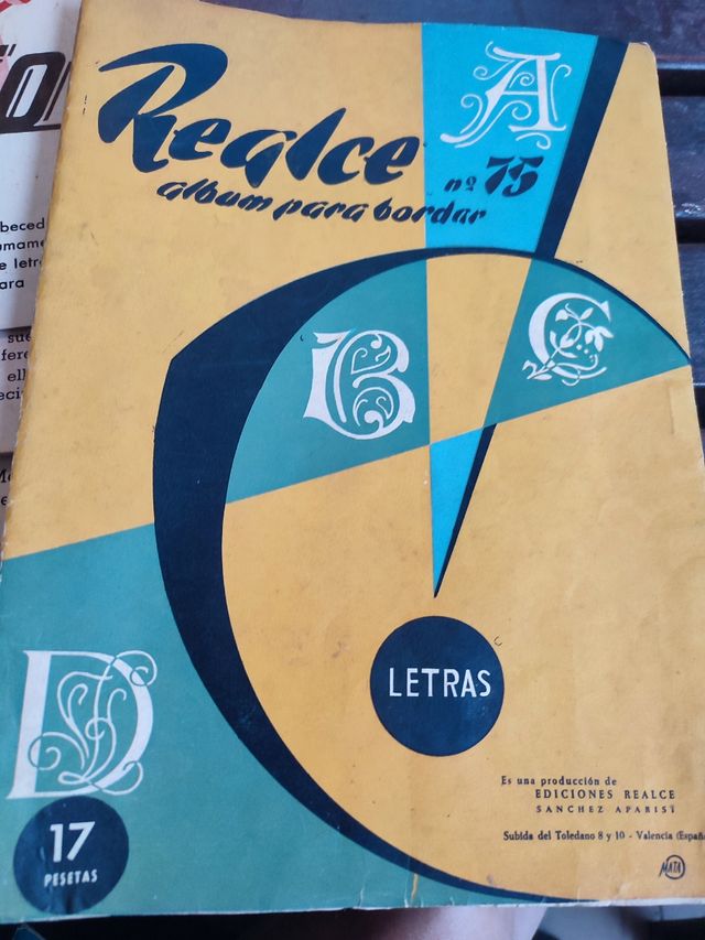 7 antiguas revistas letras bordado