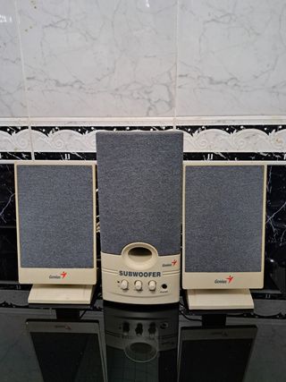 Altavoces Genius 2.1 - Subwoofer
