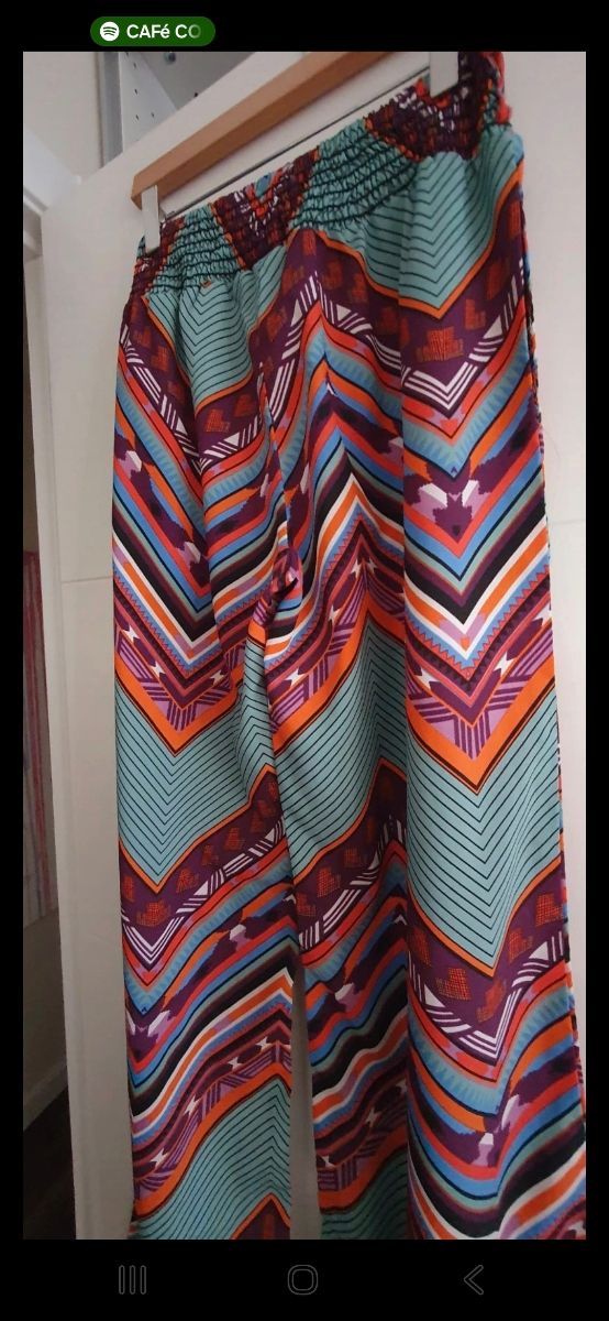 Pantalones anchos estampados