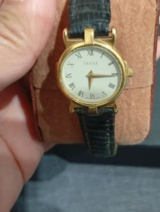 Reloj Gucci vintage oro