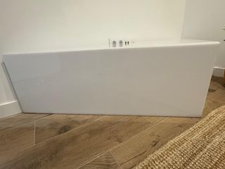 Mesa de metacrilato blanca triangular