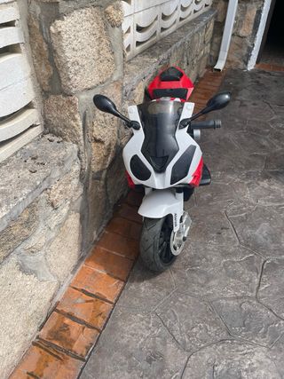 Moto eléctrica BMW niño
