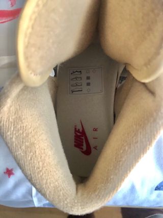 Air Jordan 2 Retro 44 EU crema y pastel