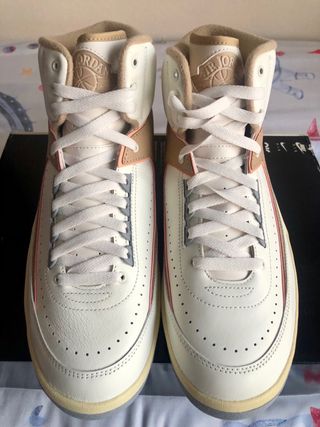 Air Jordan 2 Retro 44 EU crema y pastel