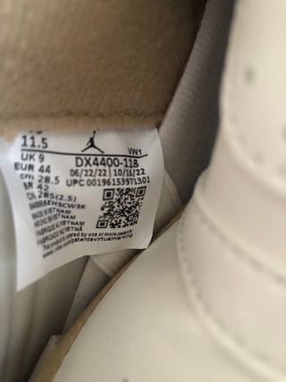 Air Jordan 2 Retro 44 EU crema y pastel