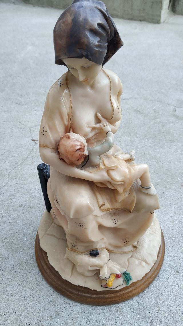 Estatueta Mãe e Filho - Antiga