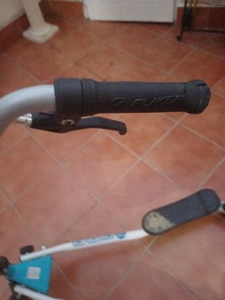 Patín tres ruedas infantil