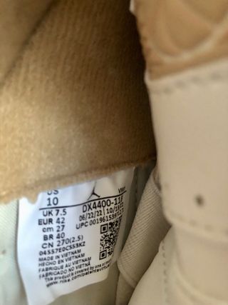 Air Jordan 2 Retro 42eu Crema y pastel 
