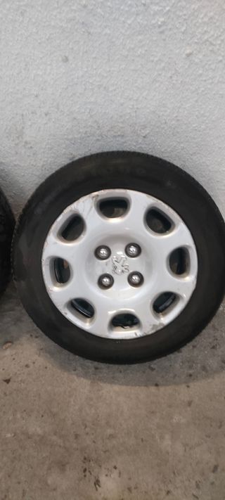 4 Llantas Peugeot con Tapacubos de 14"