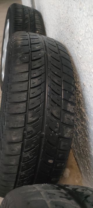 4 Llantas Peugeot con Tapacubos de 14"