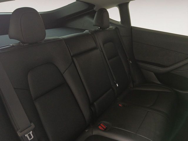 Tesla Model Y RWD