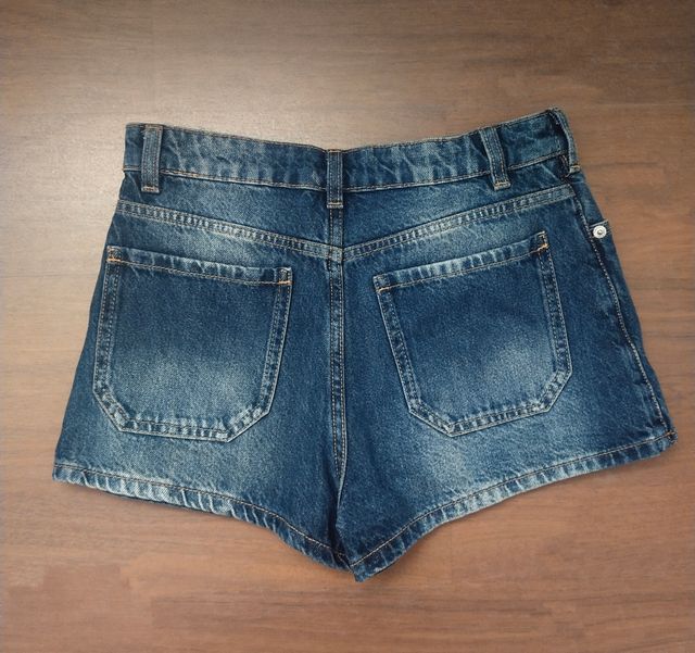 Minifaldapantalón vaquera cruzada Bershka