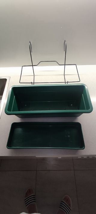 Macetero con soporte - Jardinera ( 38 x 16 x 12 )