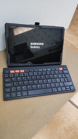 Samsung Galaxy Tab A8 + Teclado Trio 500