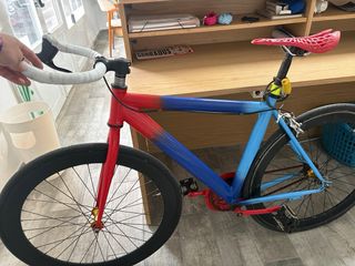 Bicicleta Fixie: Rojo-Azul