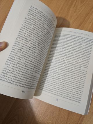 De Todo lo Visible y lo Invisible: Una novela s...