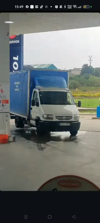 Se hacen portes ,mudanzas transportes