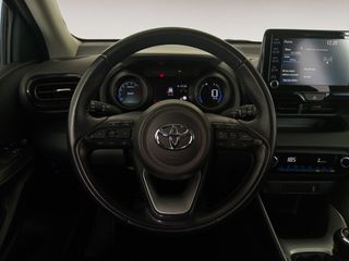 Toyota Yaris Hybrid Design