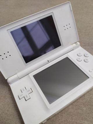 Nintendo DS Lite