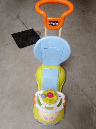 Correpasillos musical Chicco