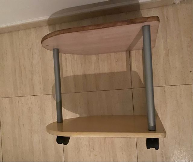 Mesa auxiliar beige - 2 estantes con ruedas