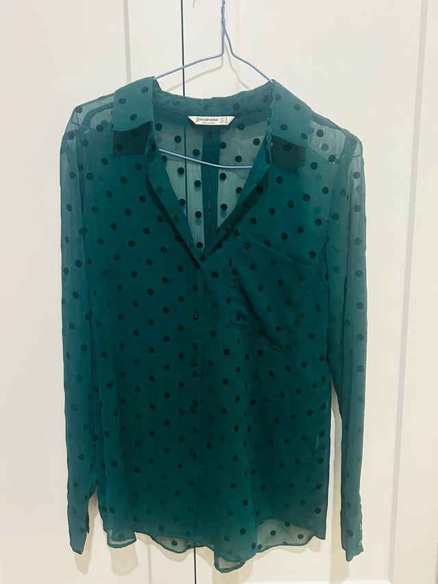 Blusa Stradivarius verde lunares - T-S