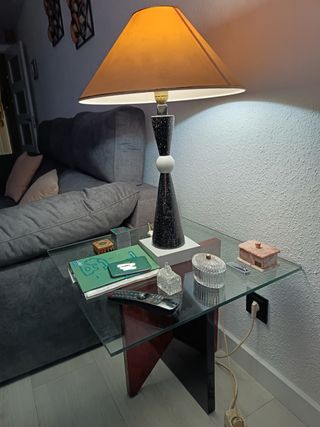 Lámpara y mesa salón - Moderna