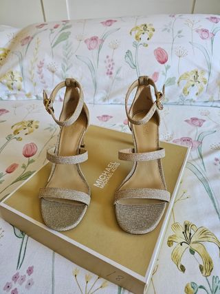 Sandalias Michael Kors doradas