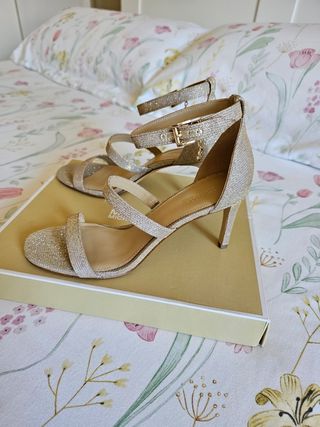 Sandalias Michael Kors doradas