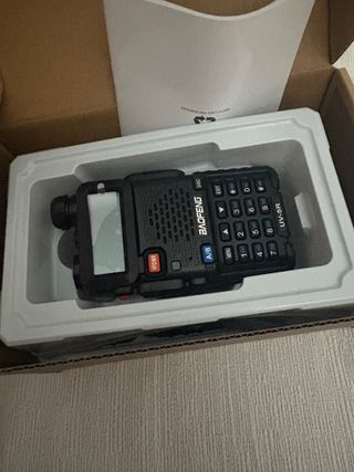 Baofeng UV-5R: Walkie Talkie