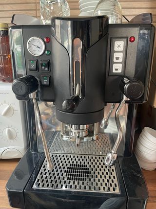 Cafetera Espresso ILLY + 1000 cápsulas