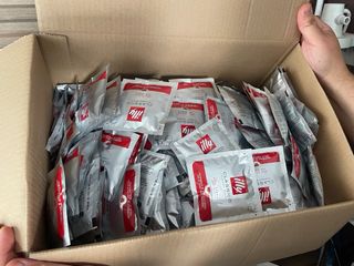 Cafetera Espresso ILLY + 1000 cápsulas