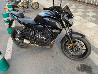 Yamaha MT-07 Negra
