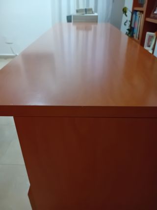 Escritorio color madera - Oficina