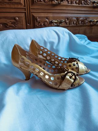 Zapatos Gino Vaello dorados