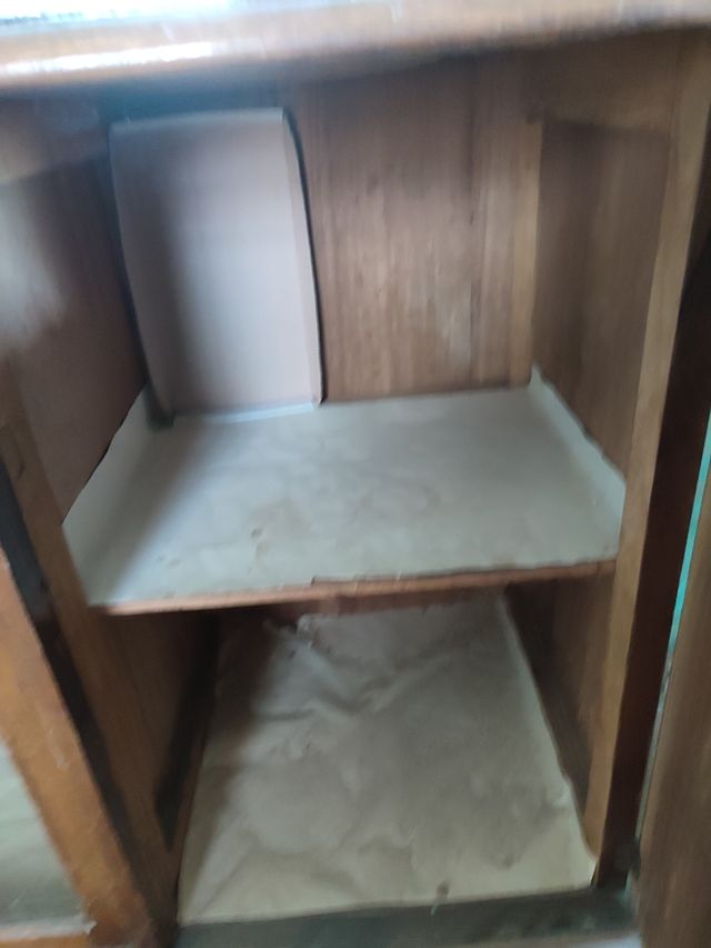 Cómoda antigua de madera