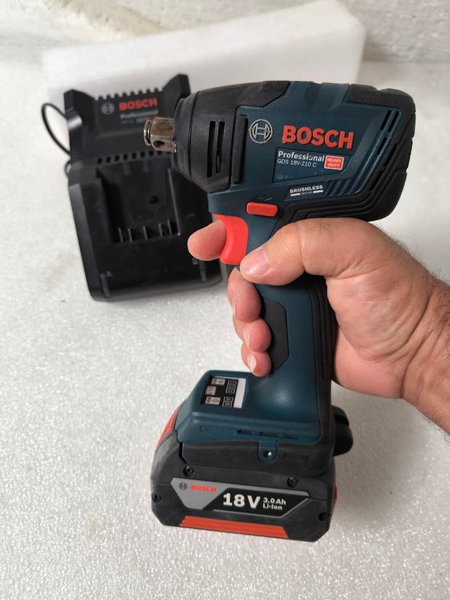 Llave Impacto Bosch GDS 18V-210C 370 Nm 1/2"