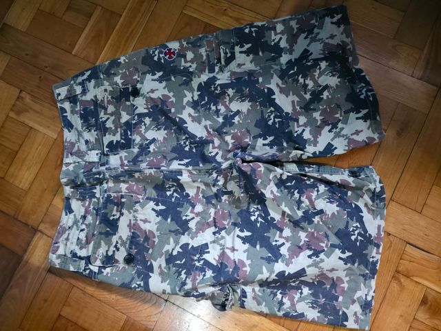 Pantalón corto Independent camuflaje