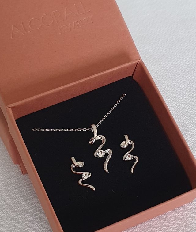 Colgante ORO BLANCO Y SWAROVSKI.  REGALO NAVIDAD.