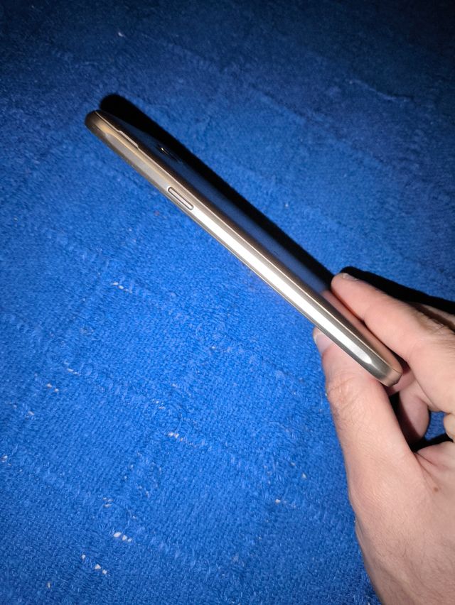 Samsung Galaxy J3 (2016) 8GB - Dourado