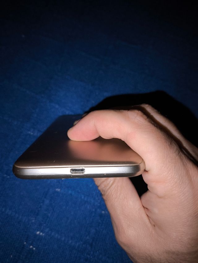 Samsung Galaxy J3 (2016) 8GB - Dourado