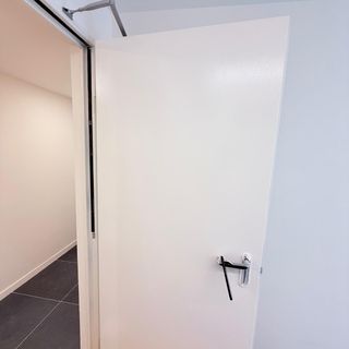 Puerta blanca lacada