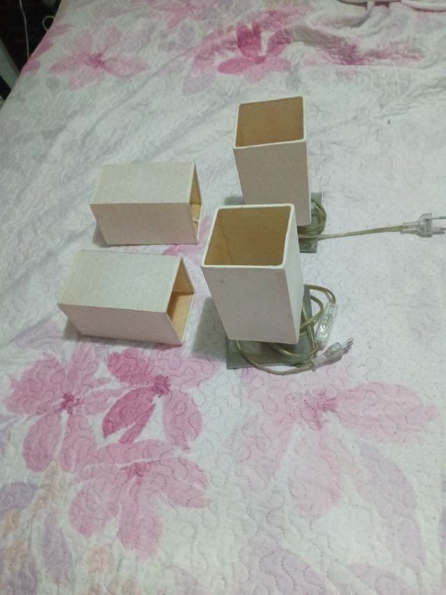 2 lámparas de mesita + repuesto